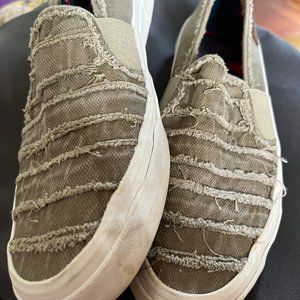 Size 7 Blowfish malibu green shoes
